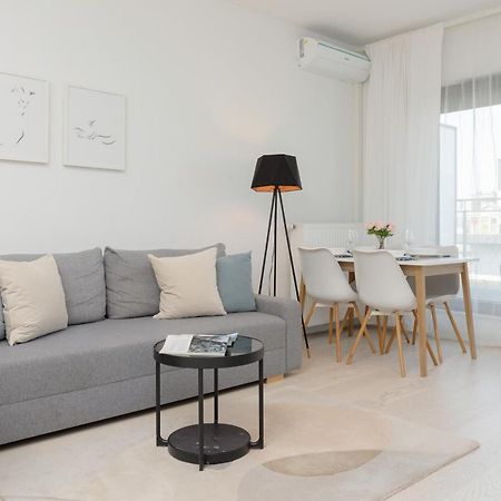 Sarmacka Apartment With Balcony Warsaw Wilanow By Noclegi Renters エクステリア 写真