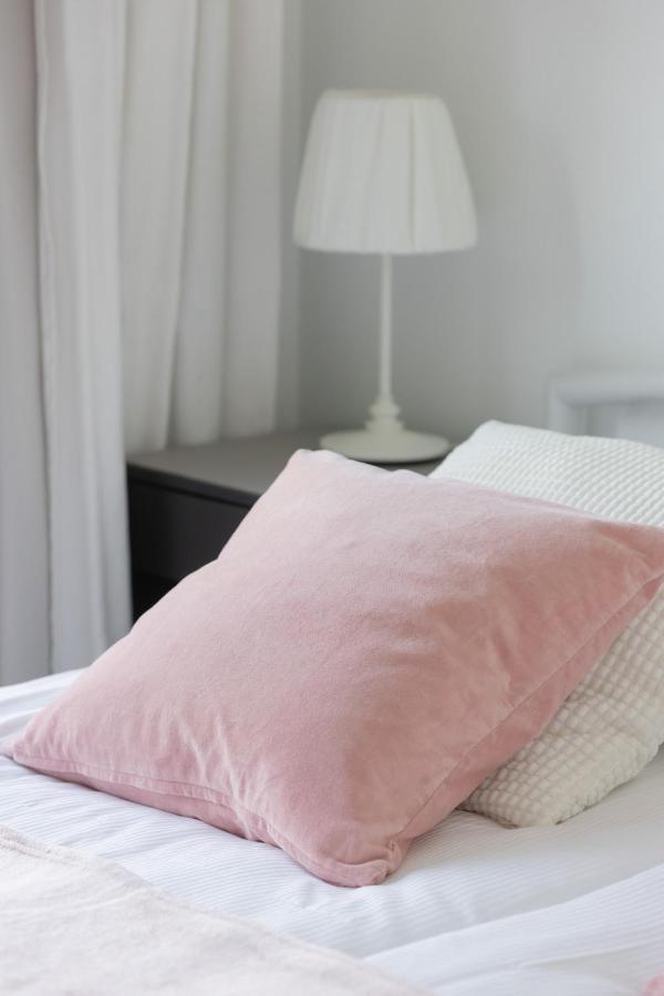 Sarmacka Apartment With Balcony Warsaw Wilanow By Noclegi Renters エクステリア 写真
