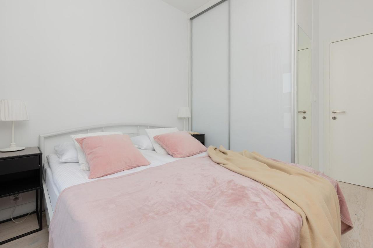 Sarmacka Apartment With Balcony Warsaw Wilanow By Noclegi Renters エクステリア 写真